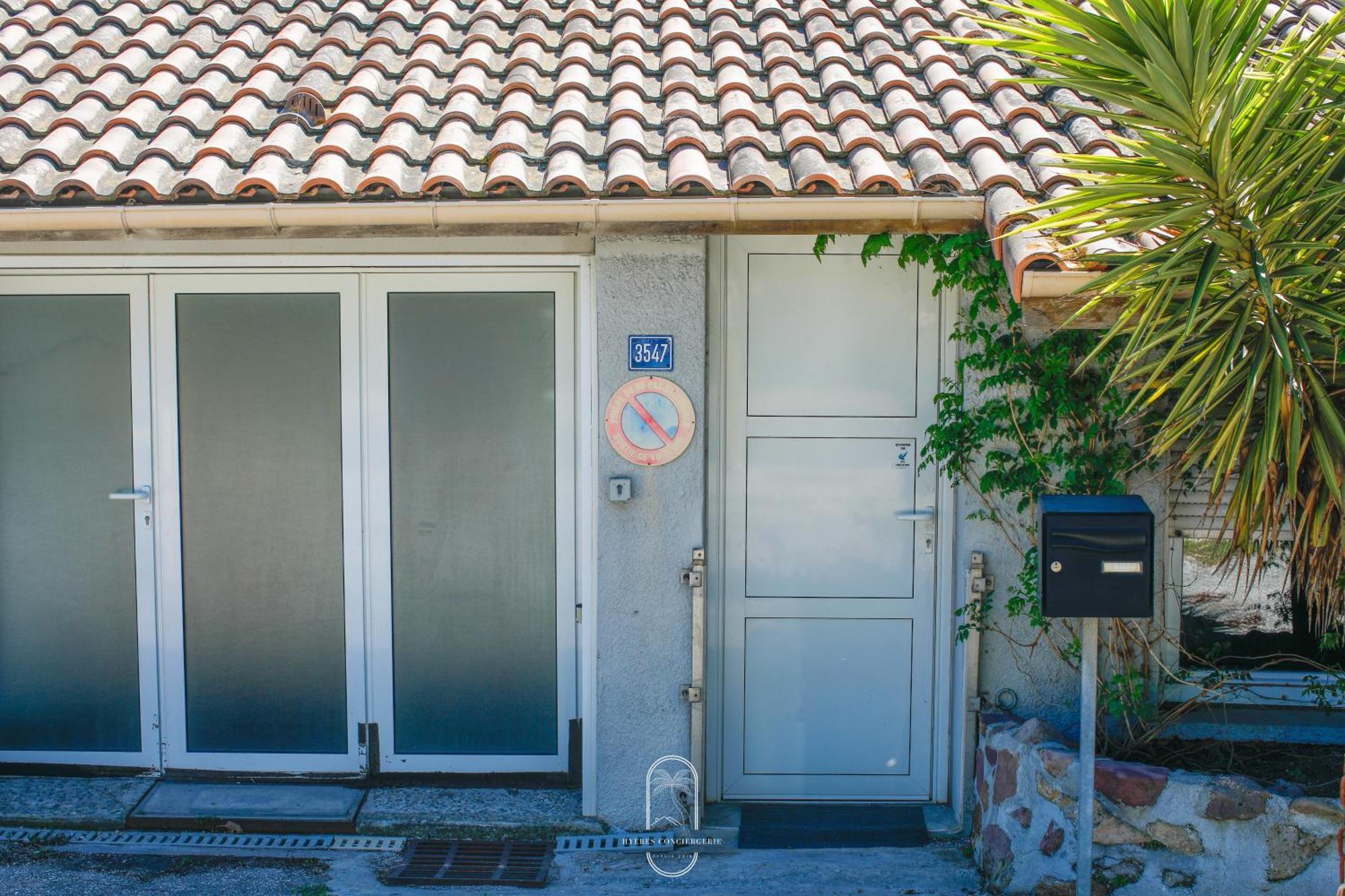 Maison Sur L'Eau-Hyeres-Almanarre-Parkings Clim Wifi By Hc 外观 照片