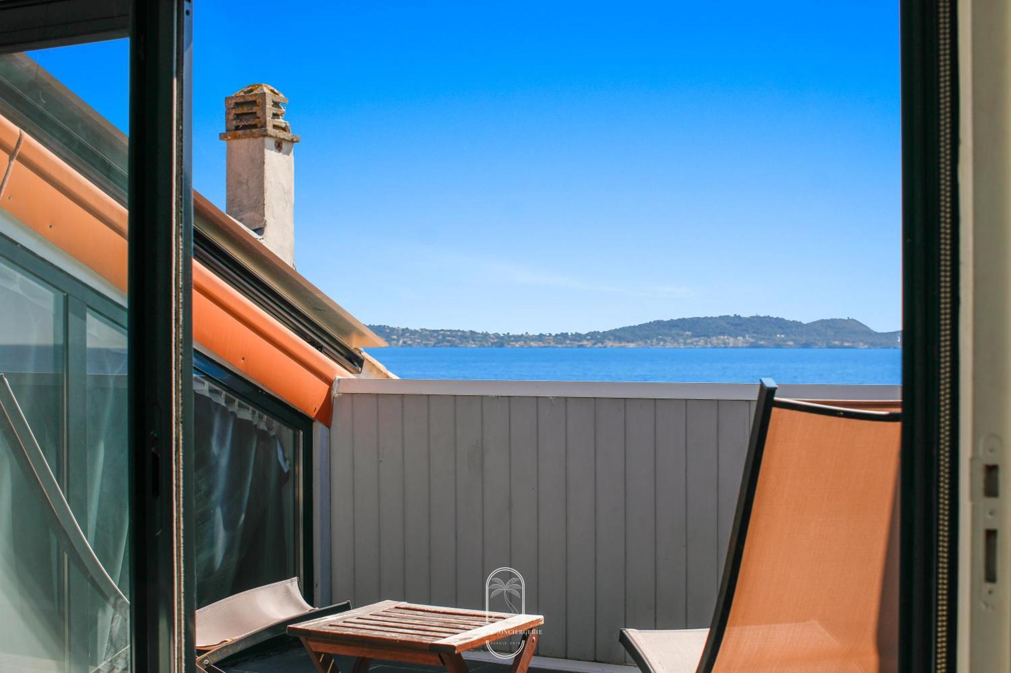 Maison Sur L'Eau-Hyeres-Almanarre-Parkings Clim Wifi By Hc 外观 照片