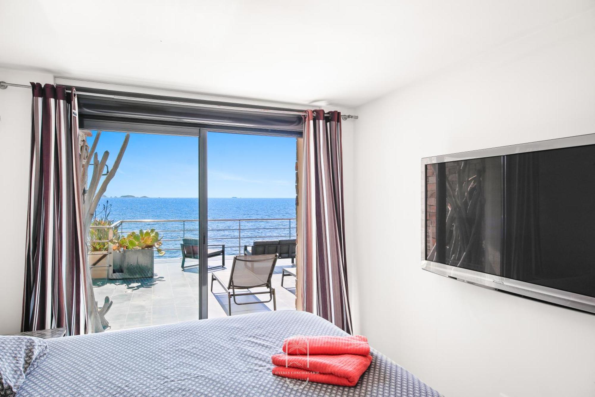 Maison Sur L'Eau-Hyeres-Almanarre-Parkings Clim Wifi By Hc 外观 照片