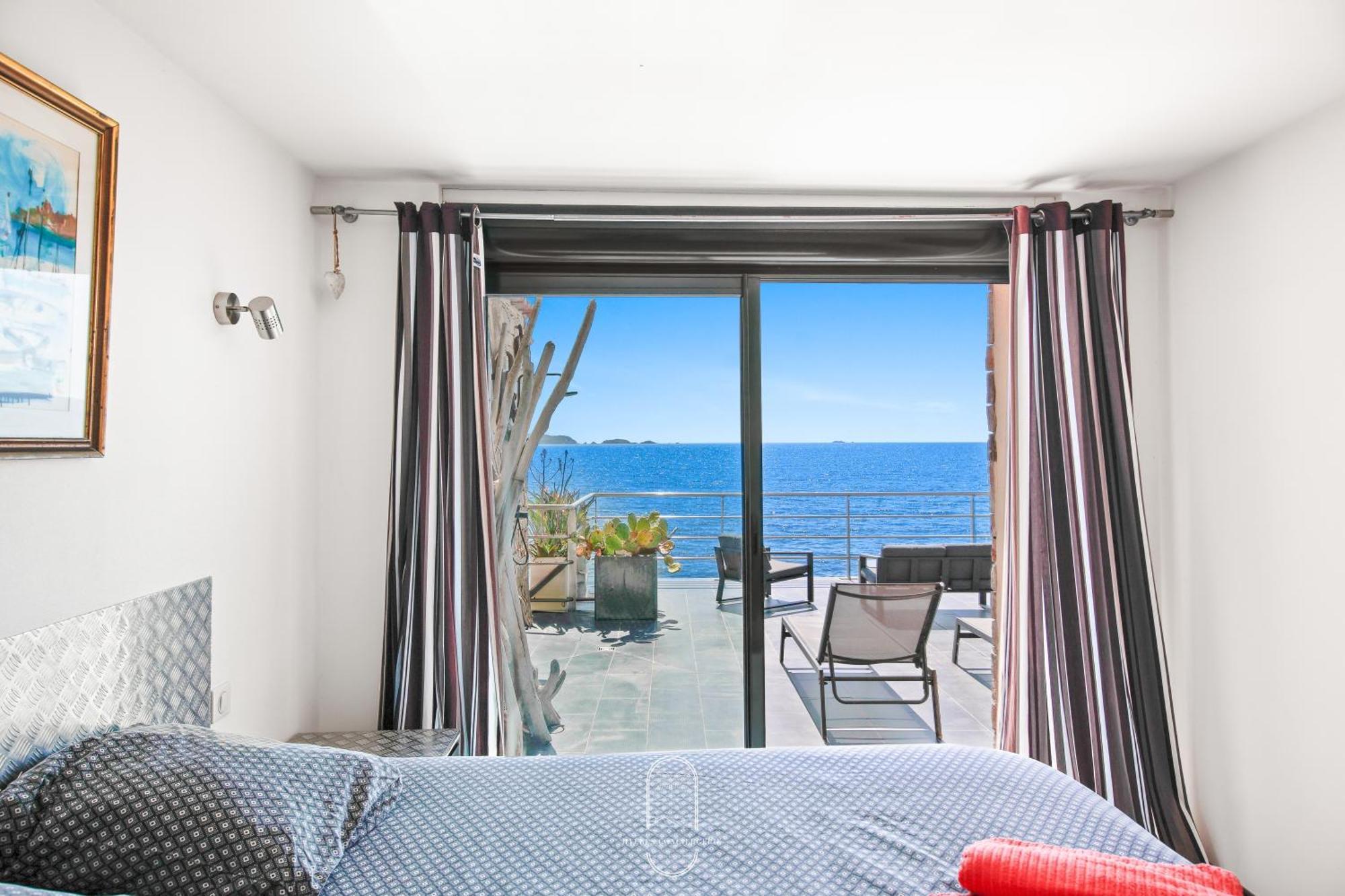 Maison Sur L'Eau-Hyeres-Almanarre-Parkings Clim Wifi By Hc 外观 照片